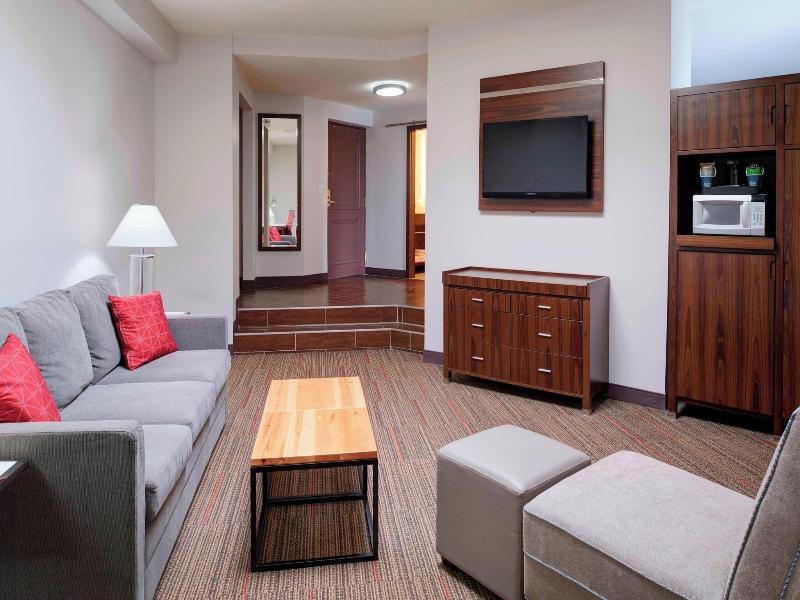 Four Points by Sheraton Detroit Novi image
