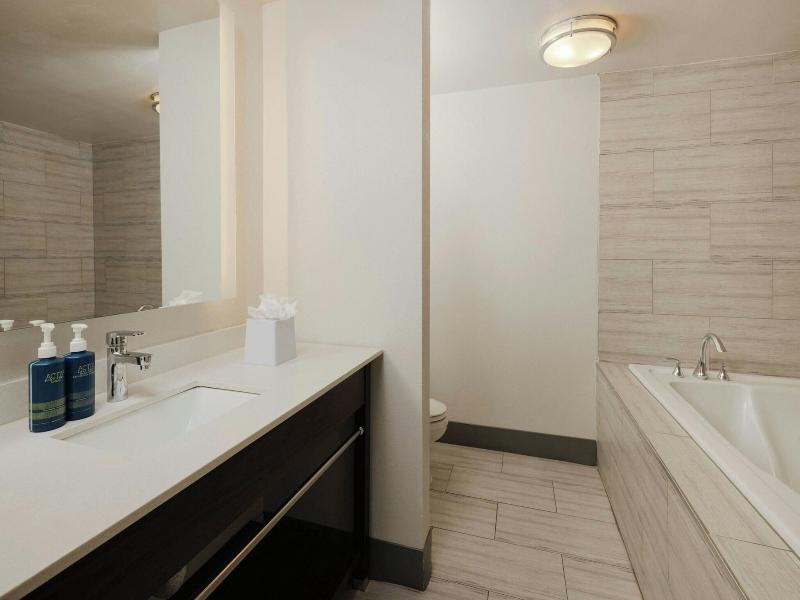 Four Points by Sheraton Detroit Novi image