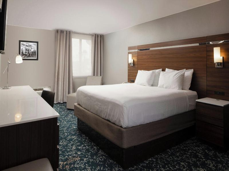 Four Points by Sheraton Detroit Novi image