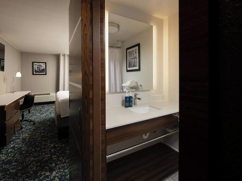 Four Points by Sheraton Detroit Novi image