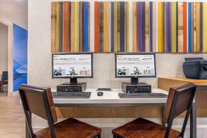 Holiday Inn Express and Suites Eau Claire North