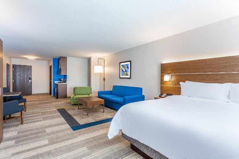 Holiday Inn Express and Suites Eau Claire North photo 23
