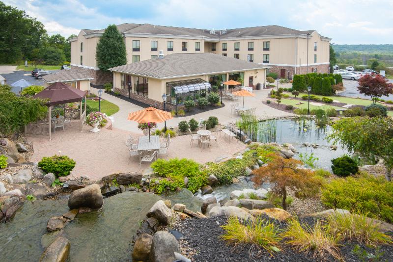 Holiday Inn Express & Suites Sharon-Hermitage IHG image