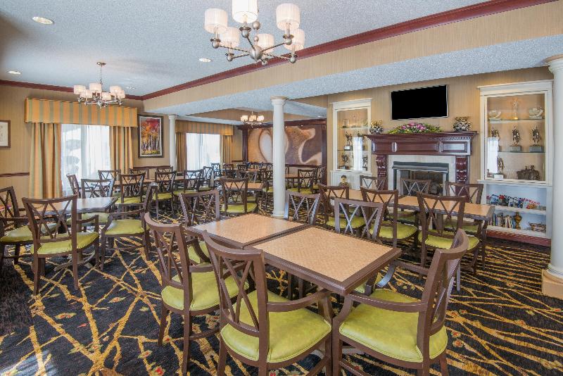 Holiday Inn Express & Suites Sharon-Hermitage IHG image