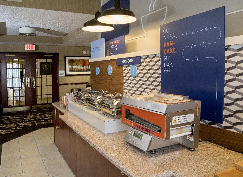 Holiday Inn Express & Suites Sharon-Hermitage IHG image