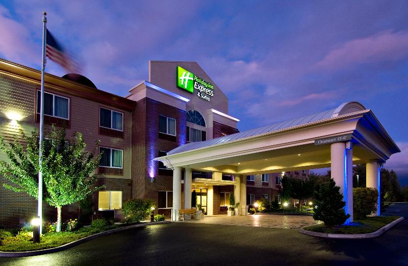 Holiday Inn Express Suites Medford-Central Point