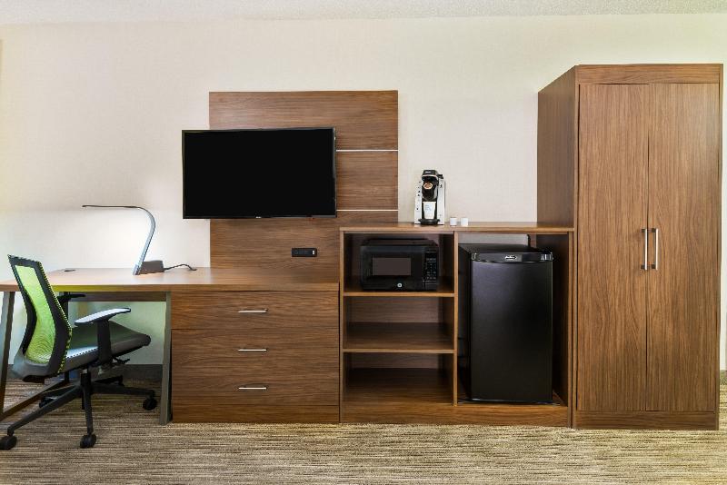 Holiday Inn Express & Suites Bentonville By IHG photo 14
