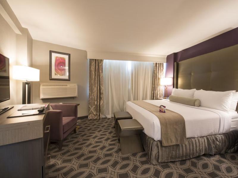 Crowne Plaza Saddle Brook image