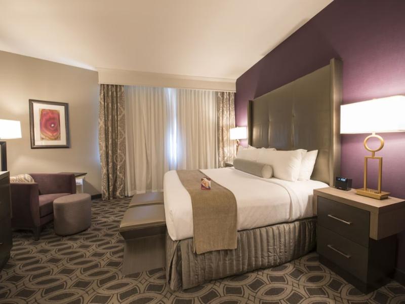 Crowne Plaza Saddle Brook image