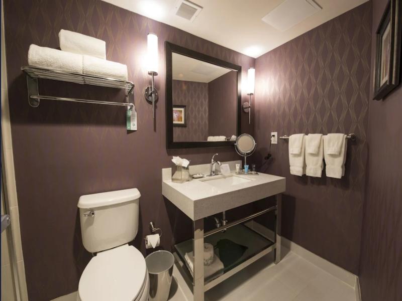 Crowne Plaza Saddle Brook image