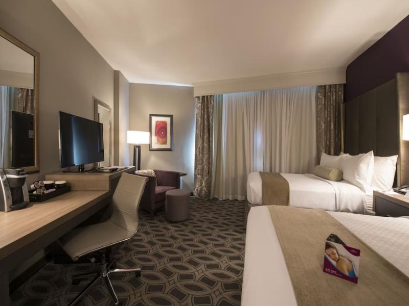 Crowne Plaza Saddle Brook image