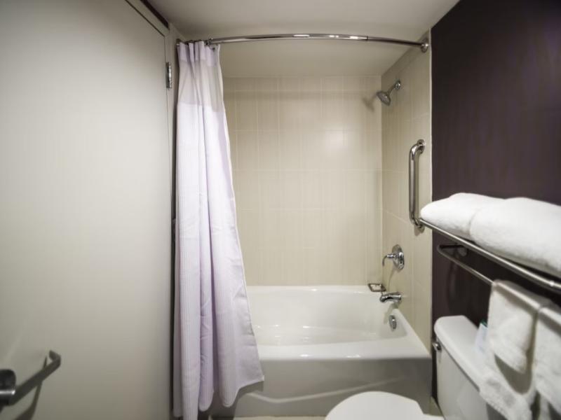 Crowne Plaza Saddle Brook image