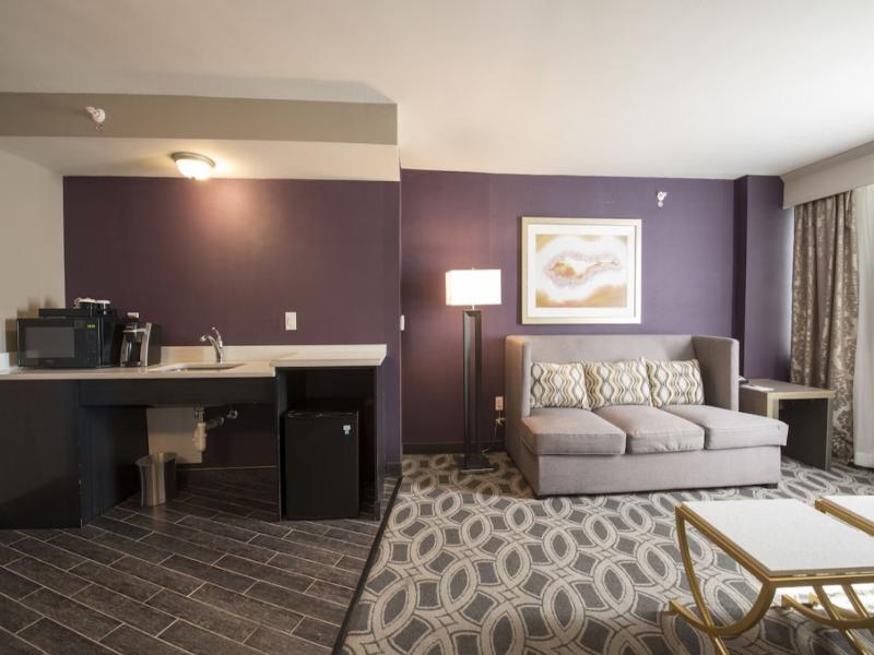 Crowne Plaza Saddle Brook image