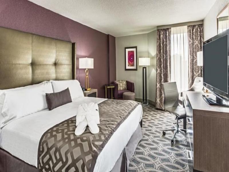 Crowne Plaza Saddle Brook image