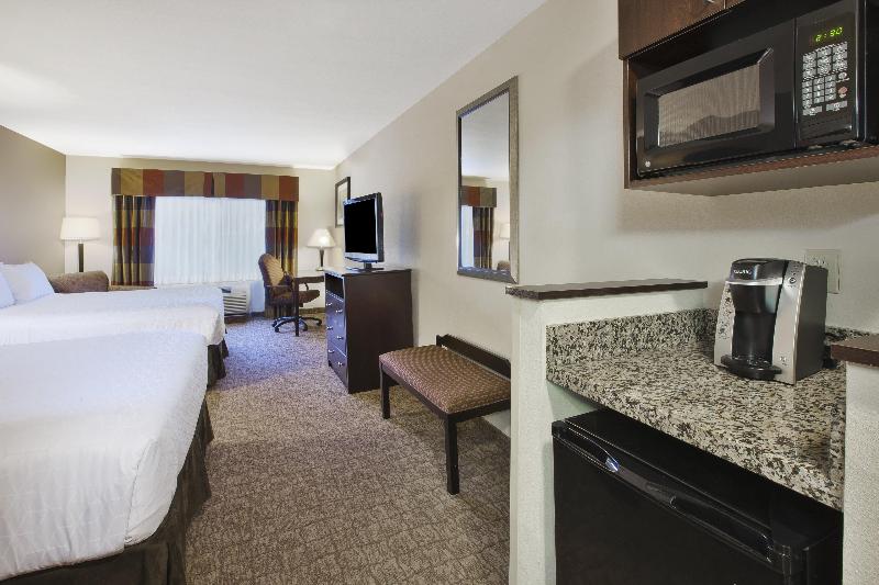 Holiday Inn Express and Suites Wheeling photo 6