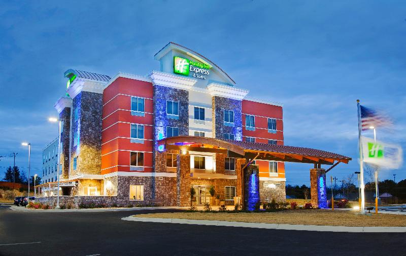 Holiday Inn Express & Suites Hot Springs