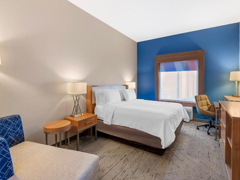 Holiday Inn Express & Suites Hot Springs 4