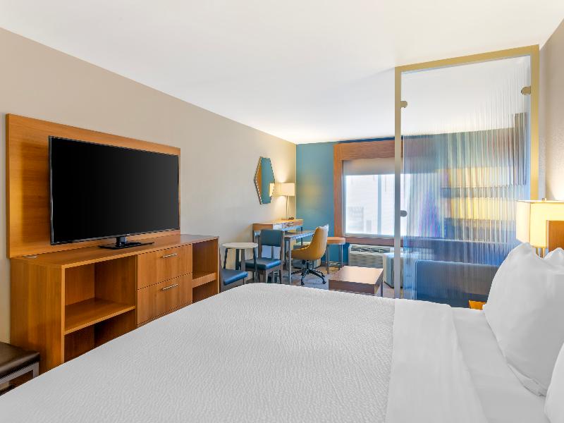 Holiday Inn Express & Suites Hot Springs 5