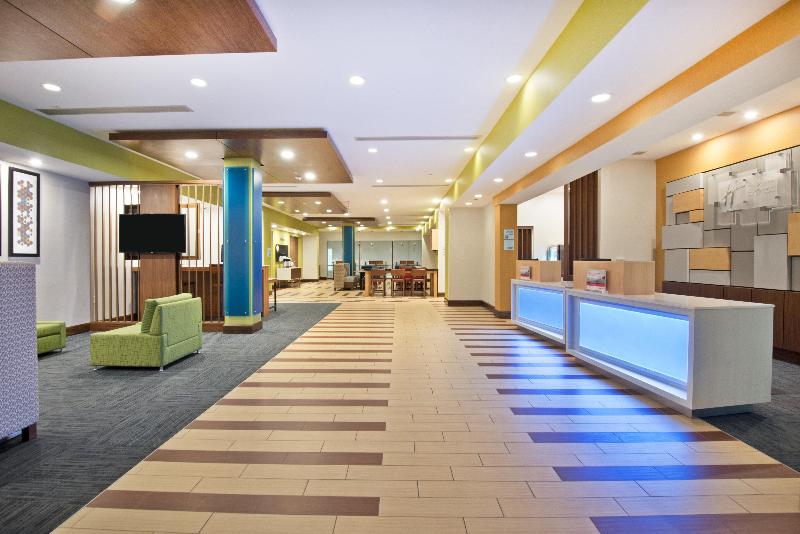 Holiday Inn Express and Suites Uniontown image