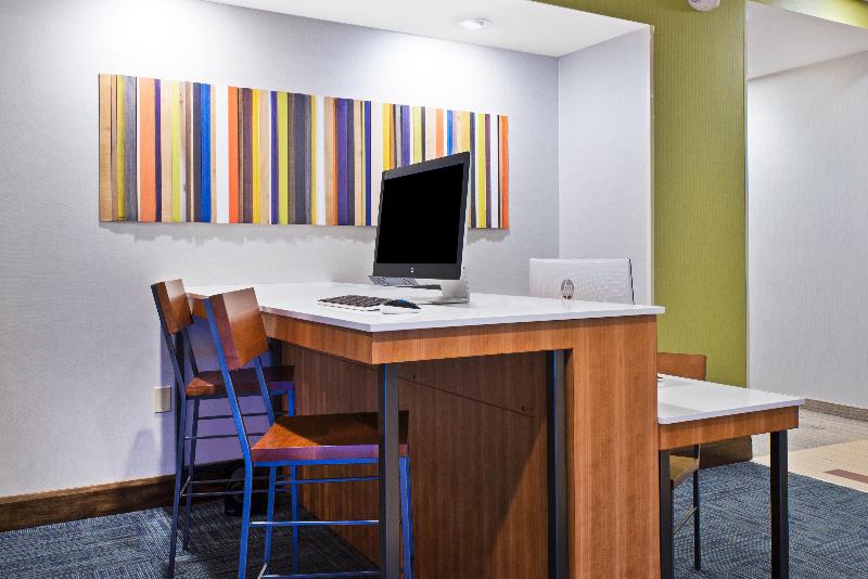 Holiday Inn Express and Suites Uniontown image