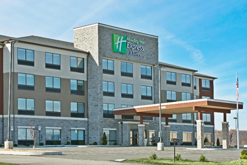 Holiday Inn Express and Suites Uniontown image