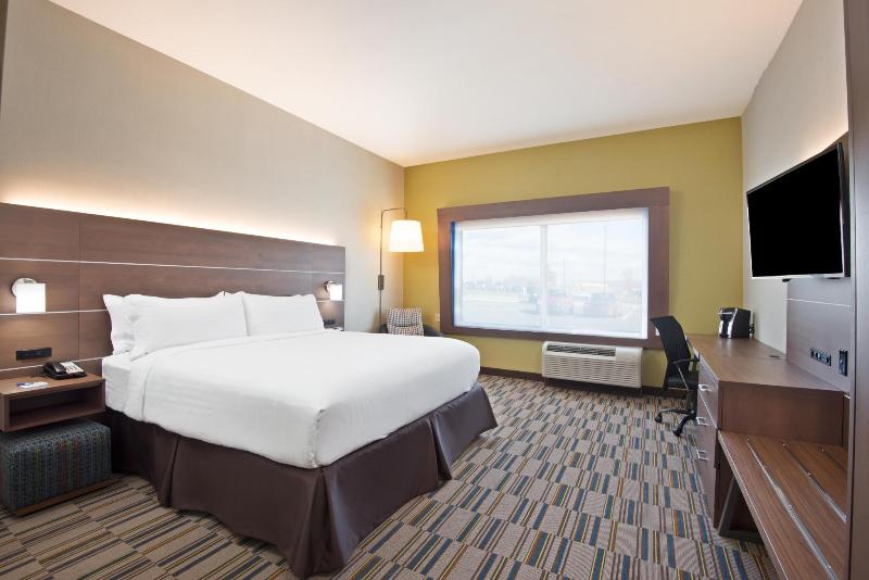 Holiday Inn Express and Suites Uniontown image