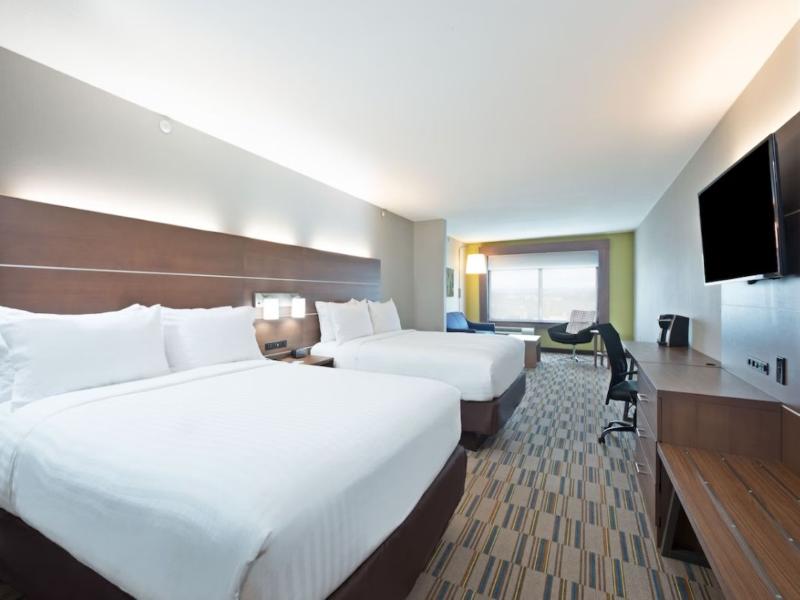 Holiday Inn Express and Suites Uniontown image