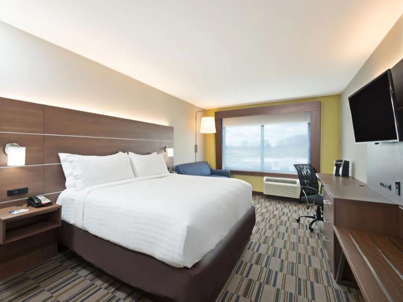 Holiday Inn Express and Suites Uniontown image