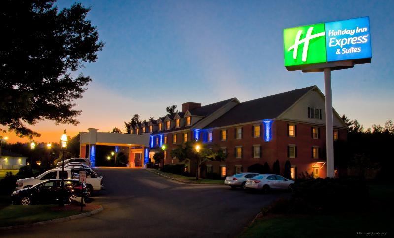 Holiday Inn Express and Suites Merrimack
