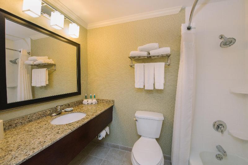 Holiday Inn Express & Suites Merrimack By IHG photo 14