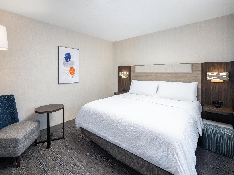 Holiday Inn Express and Suites Nampa Idaho Center image
