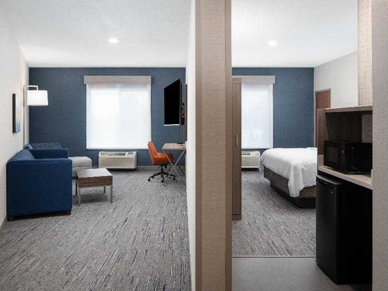 Holiday Inn Express and Suites Nampa Idaho Center image