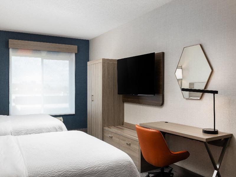 Holiday Inn Express and Suites Nampa Idaho Center image