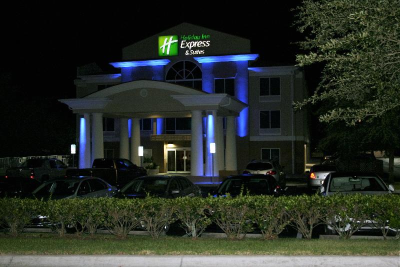 Holiday Inn Express & Suites Brooksville West IHG image