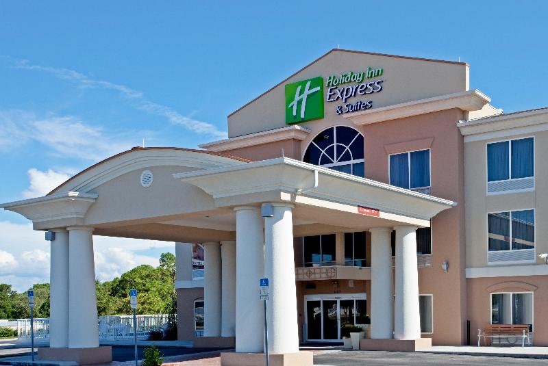 Holiday Inn Express & Suites Brooksville West IHG image