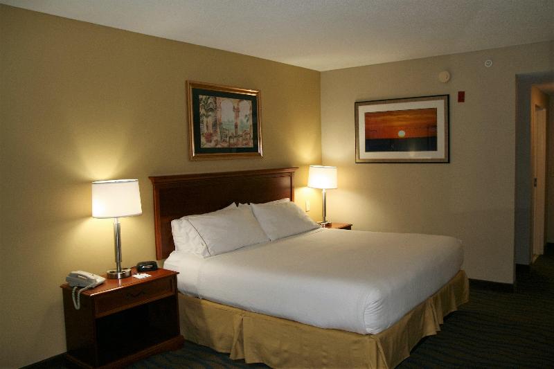 Holiday Inn Express & Suites Brooksville West IHG image