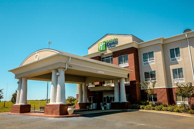 Holiday Inn Express and Suites Brookhaven