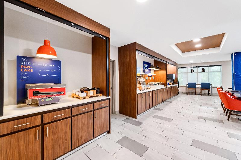 Holiday Inn Express and Suites Sylva Western Carol image