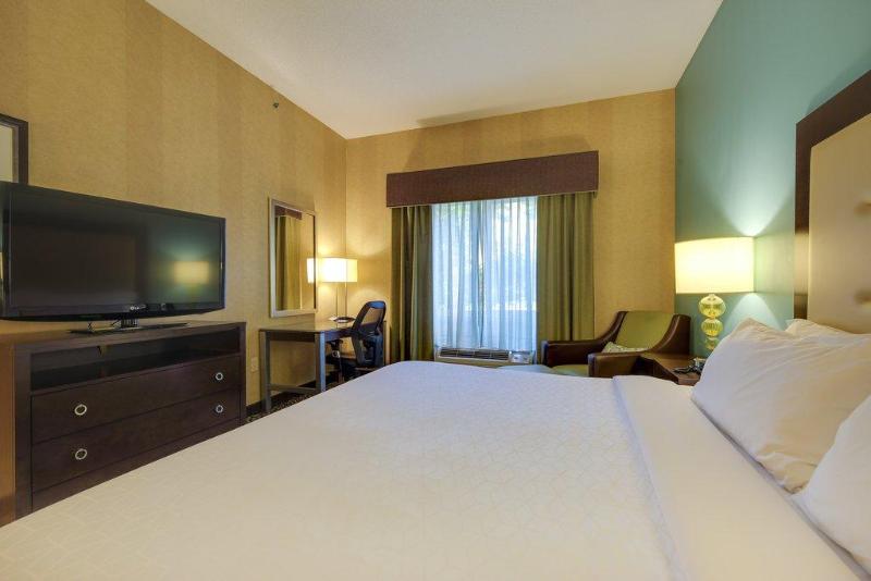 Holiday Inn Express and Suites Sylva Western Carol photo 13