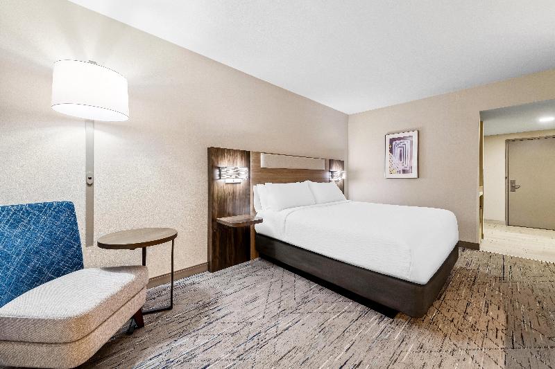 Holiday Inn Express and Suites Sylva Western Carol image