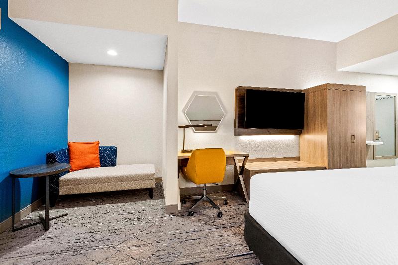 Holiday Inn Express and Suites Sylva Western Carol image