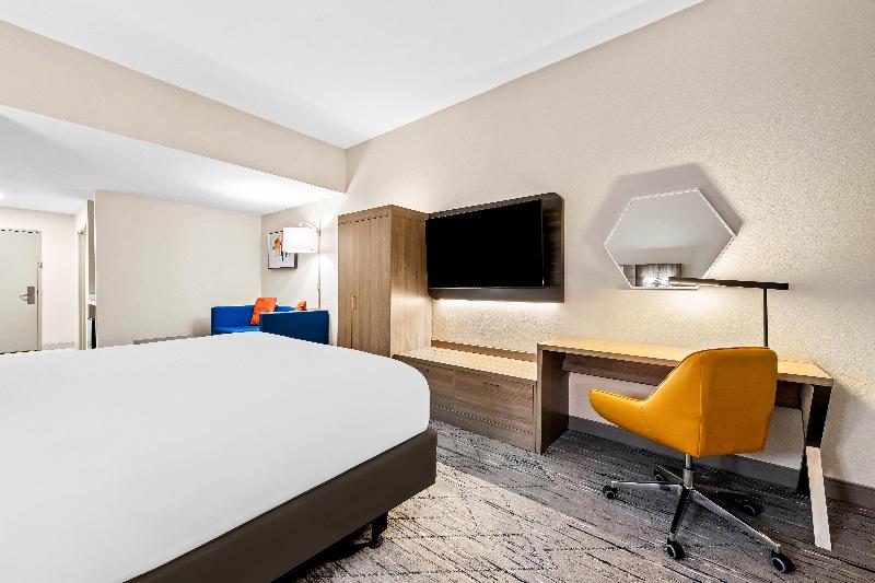 Holiday Inn Express and Suites Sylva Western Carol image