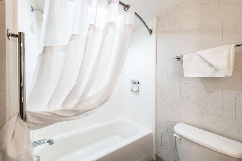Holiday Inn Express and Suites Sylva Western Carol image