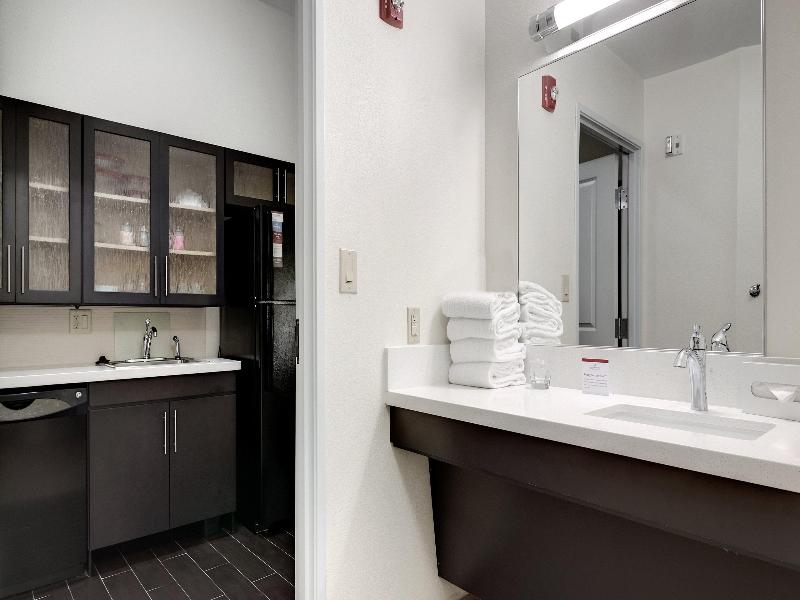 Candlewood Suites Waco image