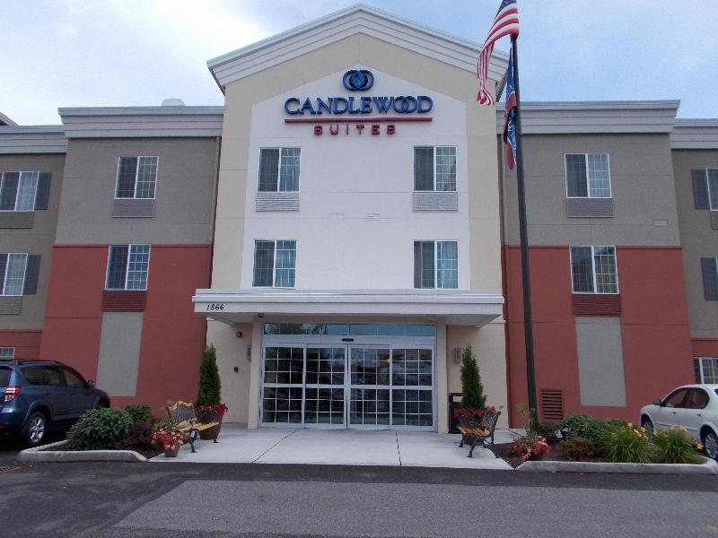Candlewood Suites Burlington image