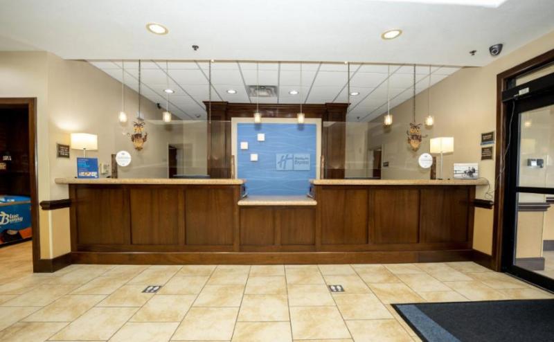 Holiday Inn Express and Suites Deer Park image