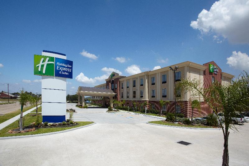 Holiday Inn Express and Suites Deer Park image