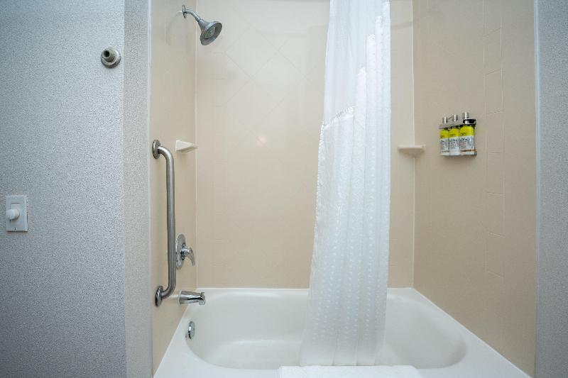 Holiday Inn Express and Suites Deer Park image