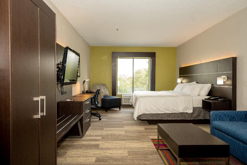 Holiday Inn Express and Suites Deer Park image