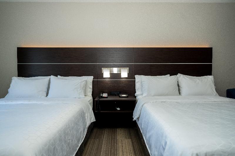 Holiday Inn Express and Suites Deer Park image